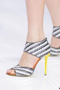 国产潮鞋炒作视频大全,揭秘潮流背后的商业奥秘  第2张